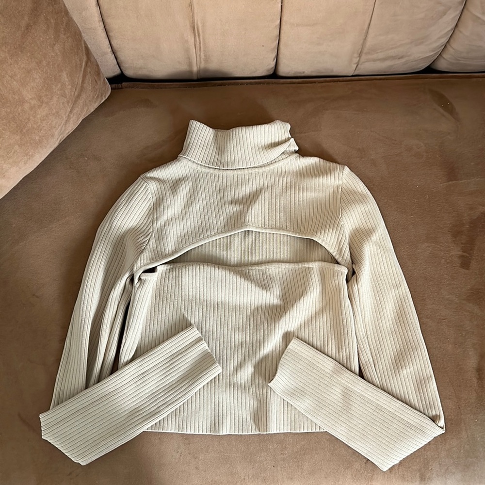 SuperDown Long Sleeve Turtle Neck Ribbed Top Size S Revolve